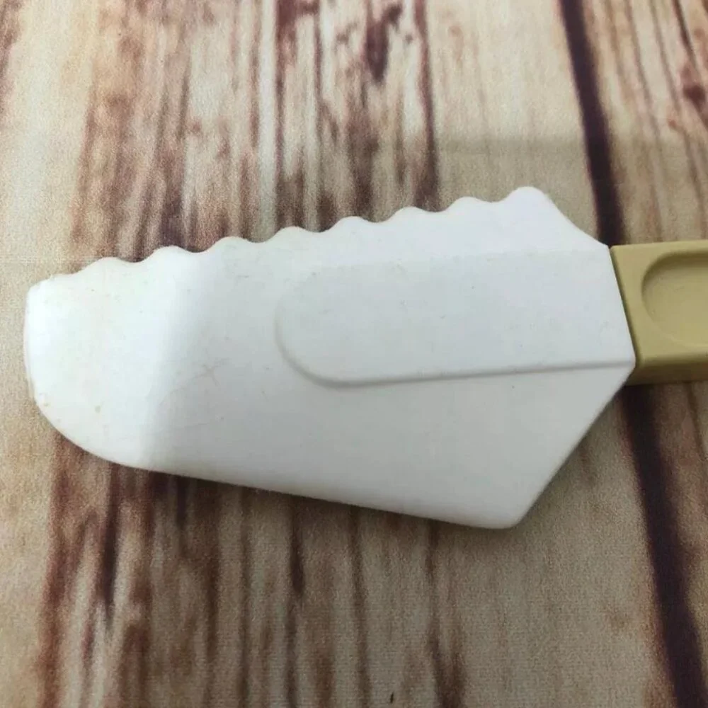 Tupperware Serrated Spreader Spatula Vintage 1775